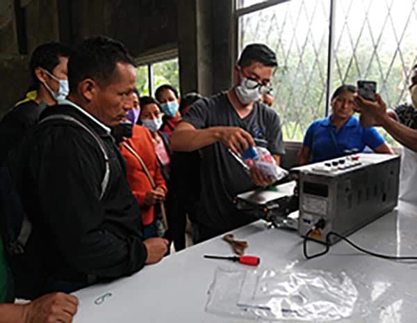 Prefectura-de-Napo-impulsa-el-desarrollo-industrial-de-la-guayusa