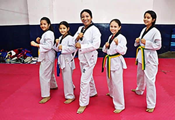 Primer-curso-de-defensa-personal-para-mujeres-en-Napo