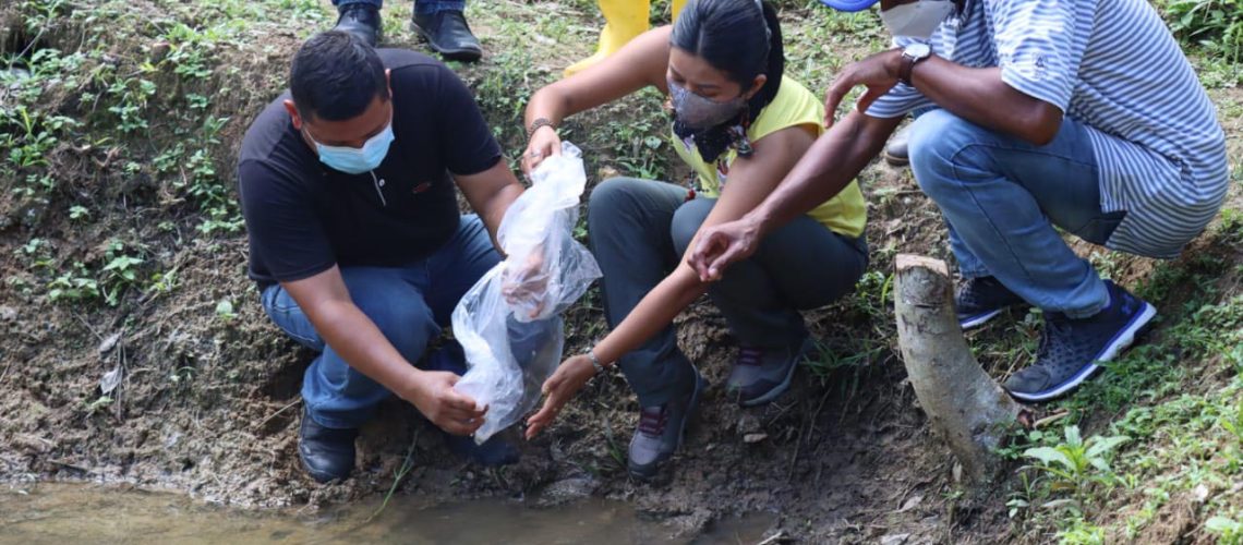 Prefectura-de-Napo-apoya-la-actividad-piscicola-en-Chonta-Punta